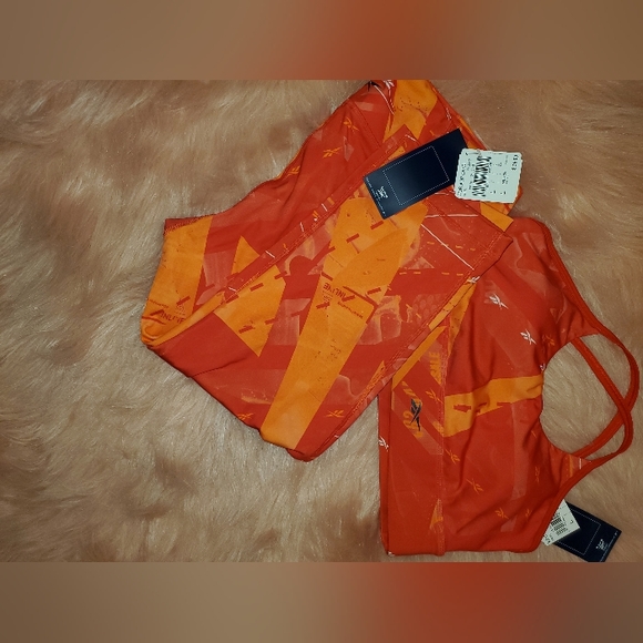 Brand new 2pc Reebok workout set - Picture 3 of 3